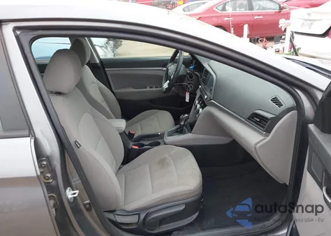 2019 Hyundai Elantra Sel z USA, uszkodzony, nr VIN 5NPD84LF4KH475383